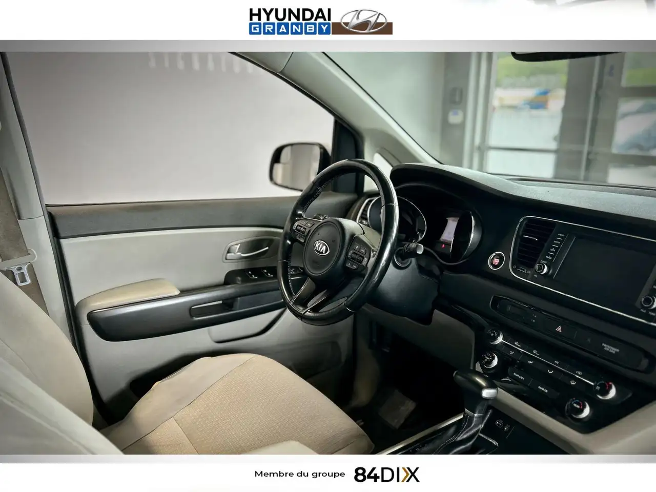 Kia Sedona снимка Kia Sedona