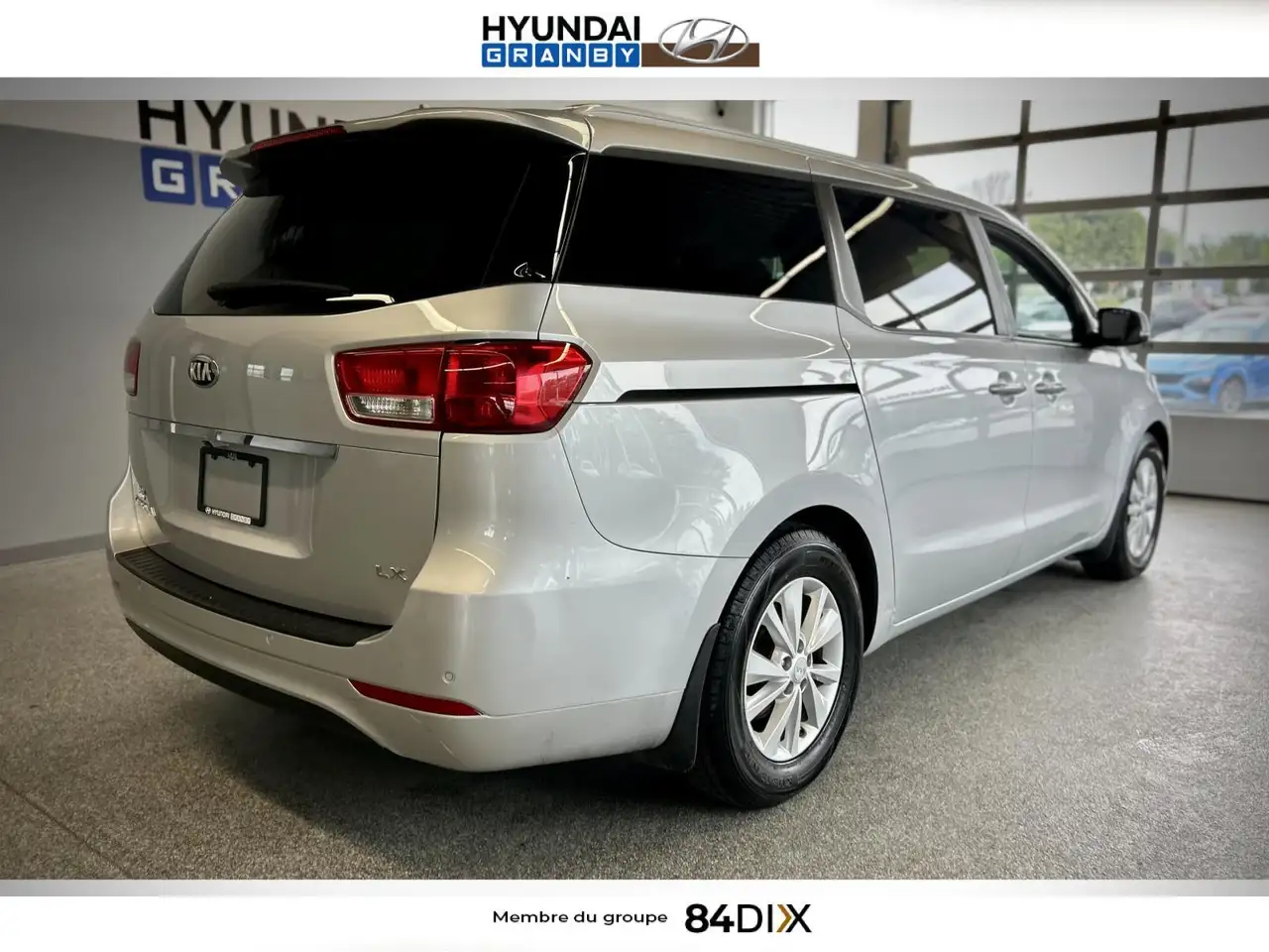 Kia Sedona снимка Kia Sedona