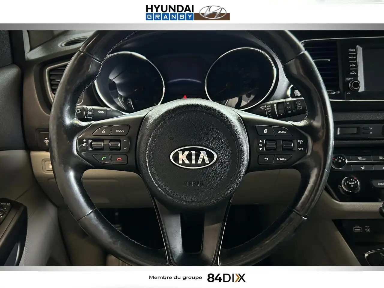 Kia Sedona снимка Kia Sedona