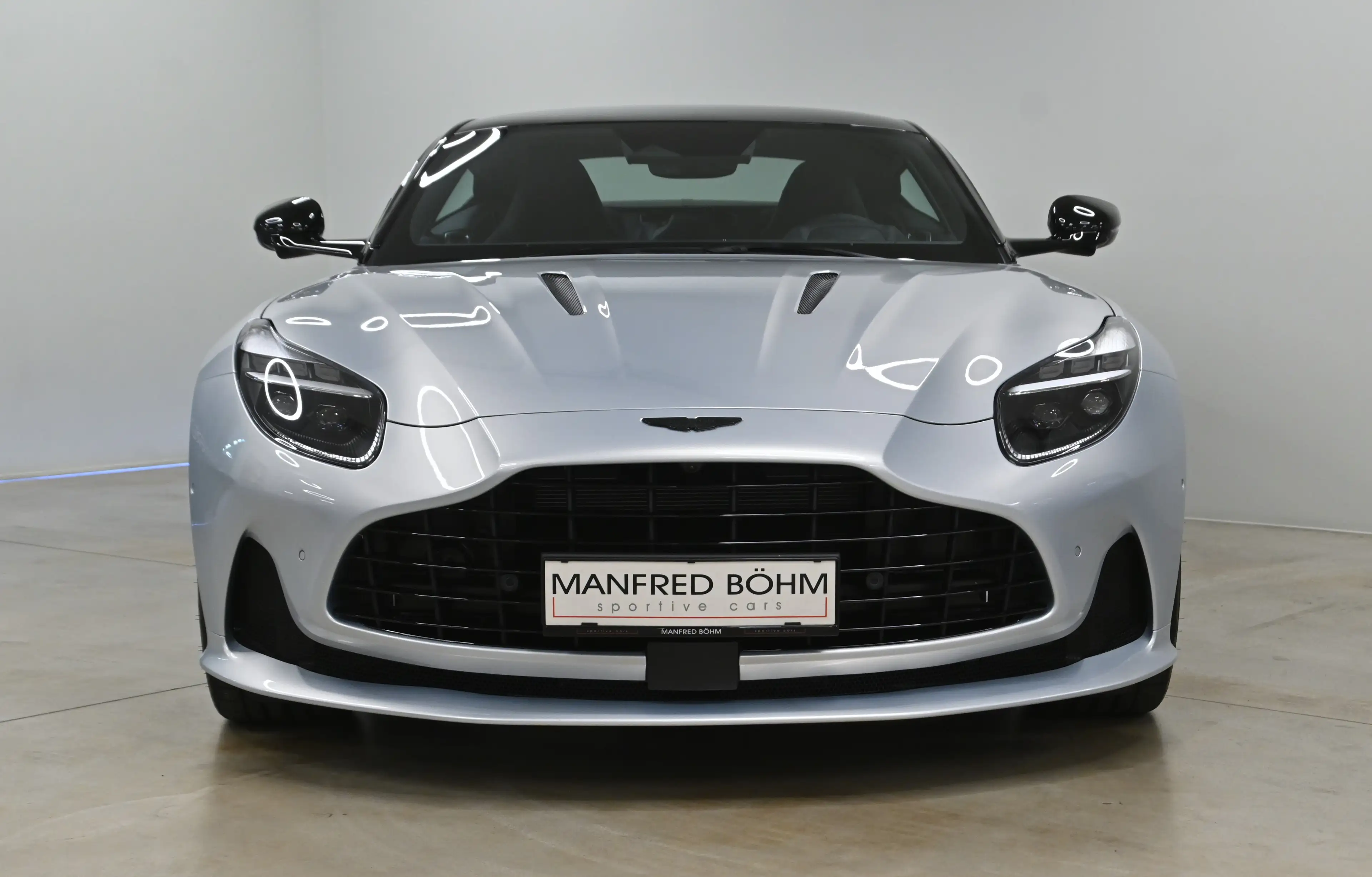 Aston Martin DB12 DB-12 Coupe — photo 12