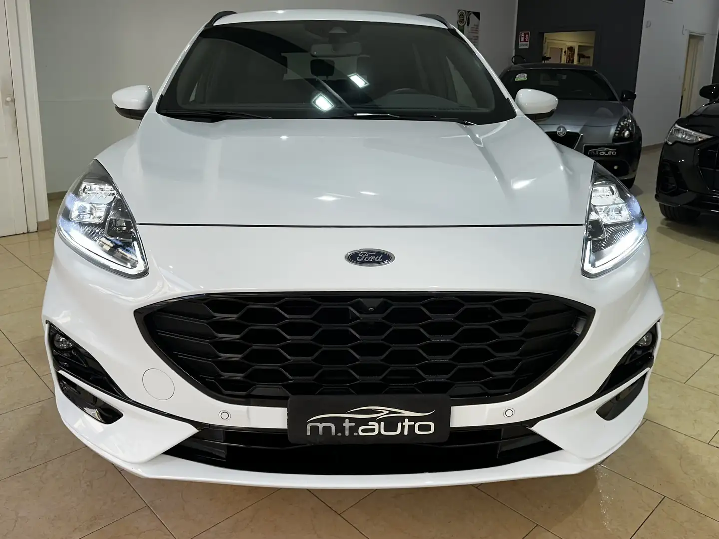 Ford Kuga 1.5 ecoboost ST-Line X 2wd 150cv Bianco - 2