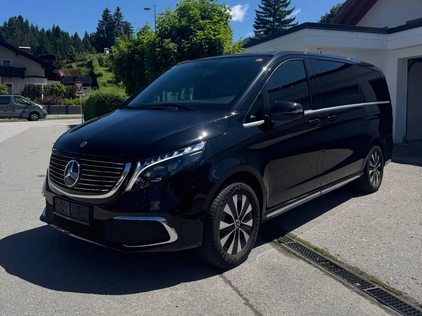 Mercedes-Benz EQV 300 EQV 300 Kombi lang 100kWh Schwarz - 1