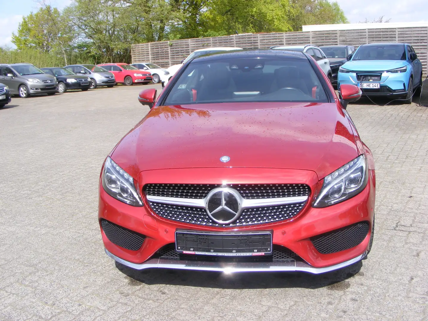 Mercedes-Benz C 250 Coupe 7G-TRONIC AMG Line Rot - 1