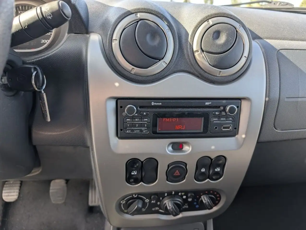Dacia Duster — photo 5