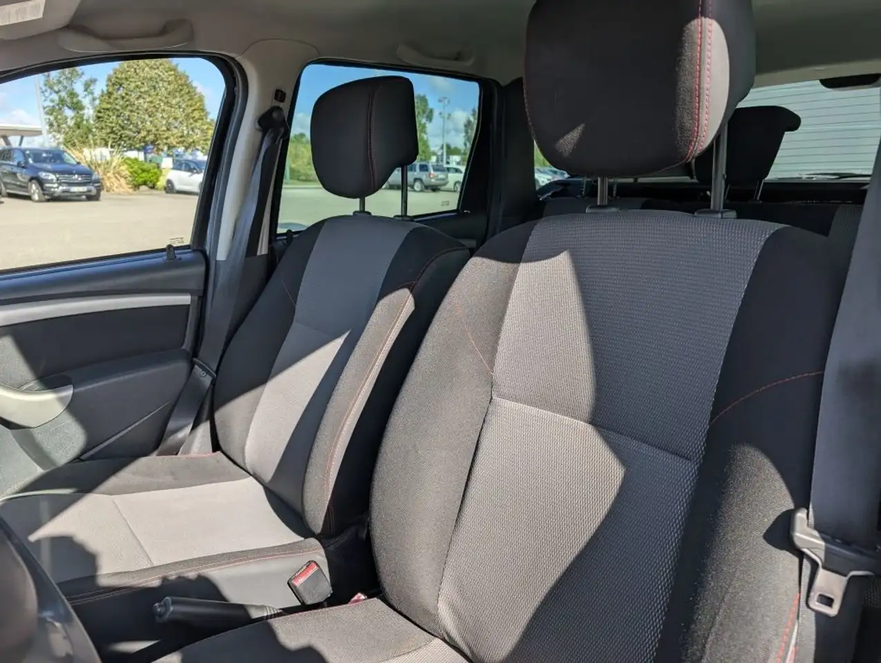 Dacia Duster — photo 6