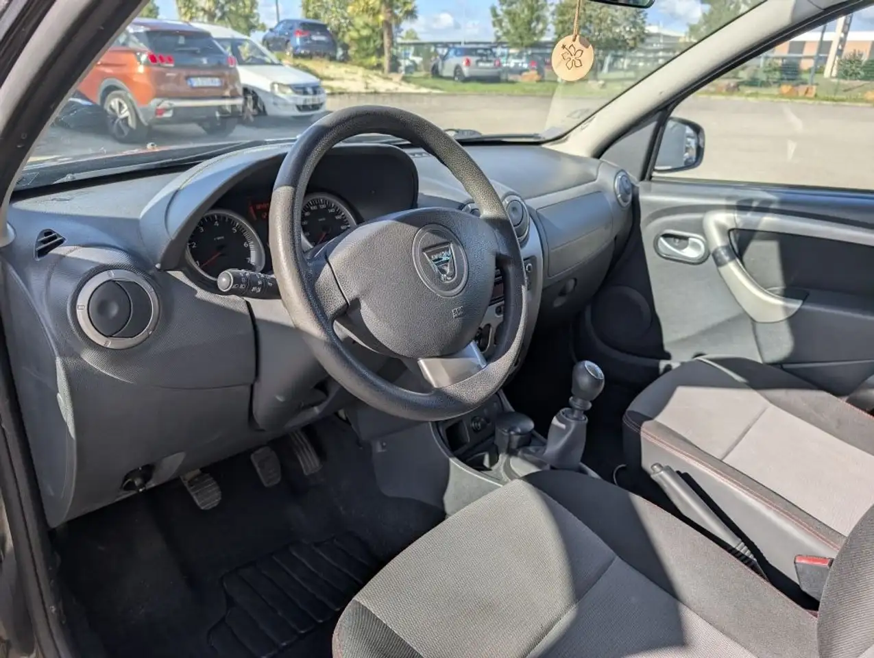Dacia Duster — photo 3