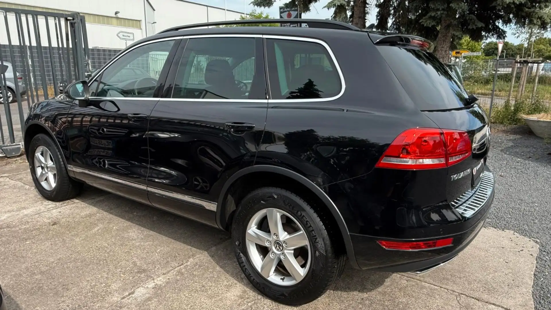 Volkswagen Touareg V6 3.0 TDI BMT,Klima,Xenon,Navi,PDC,AHK Schwarz - 2
