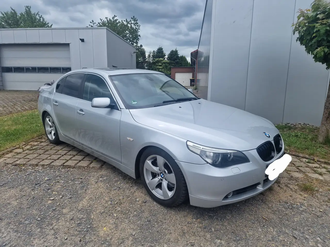 BMW 525