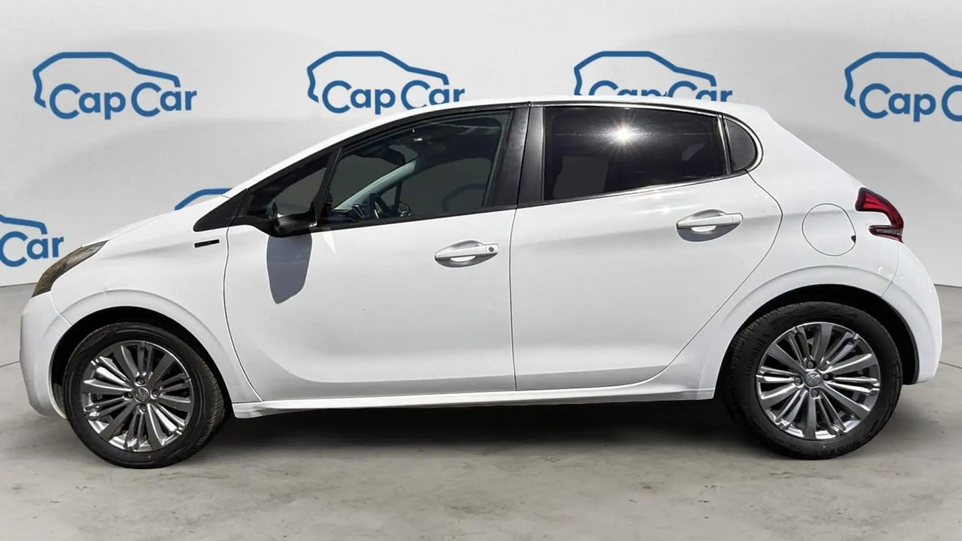 Peugeot 208 1.2 PureTech 82 Signature Blanc - 2