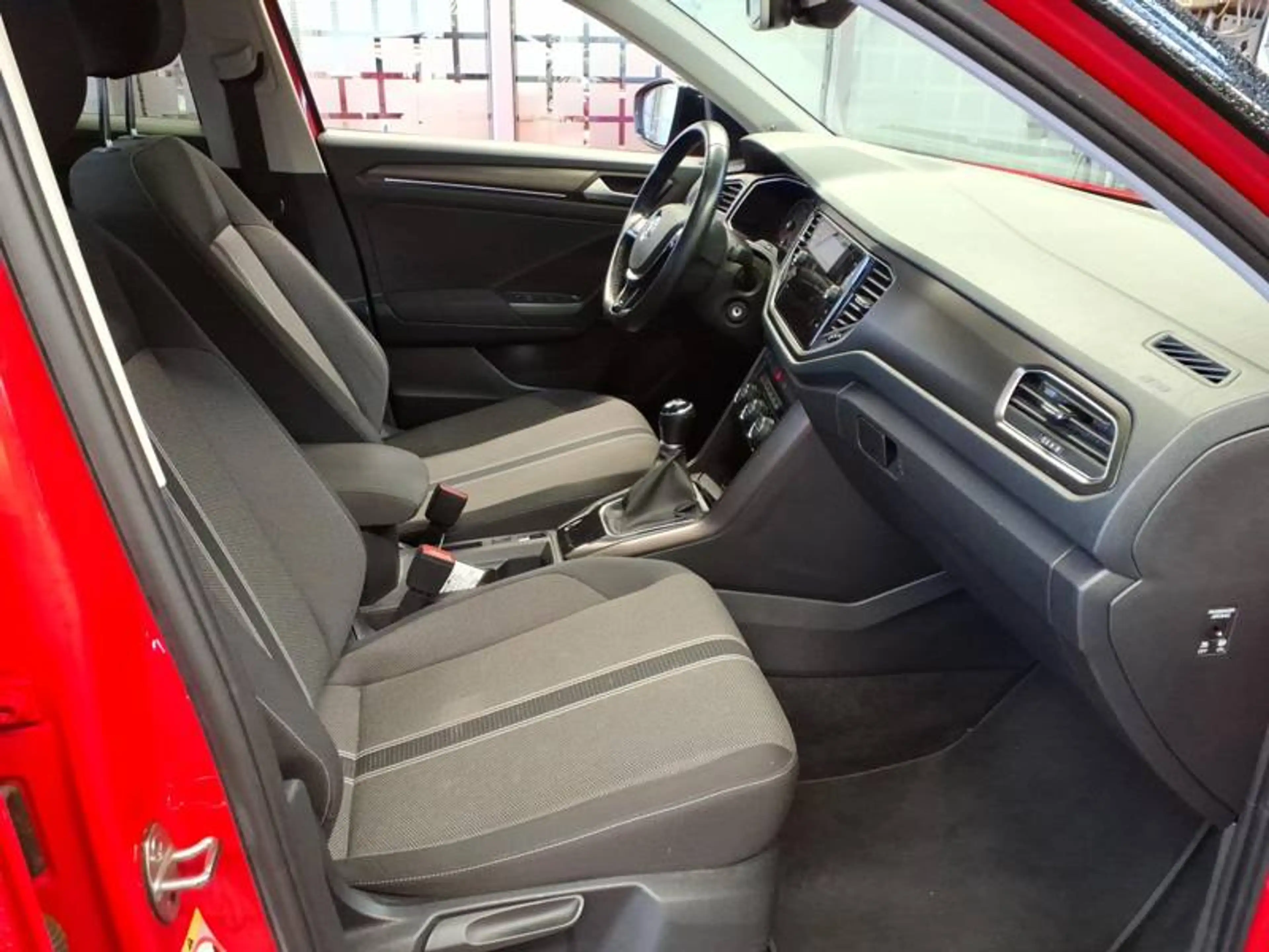 Volkswagen T-Roc 1.0 TSI Style — photo 5