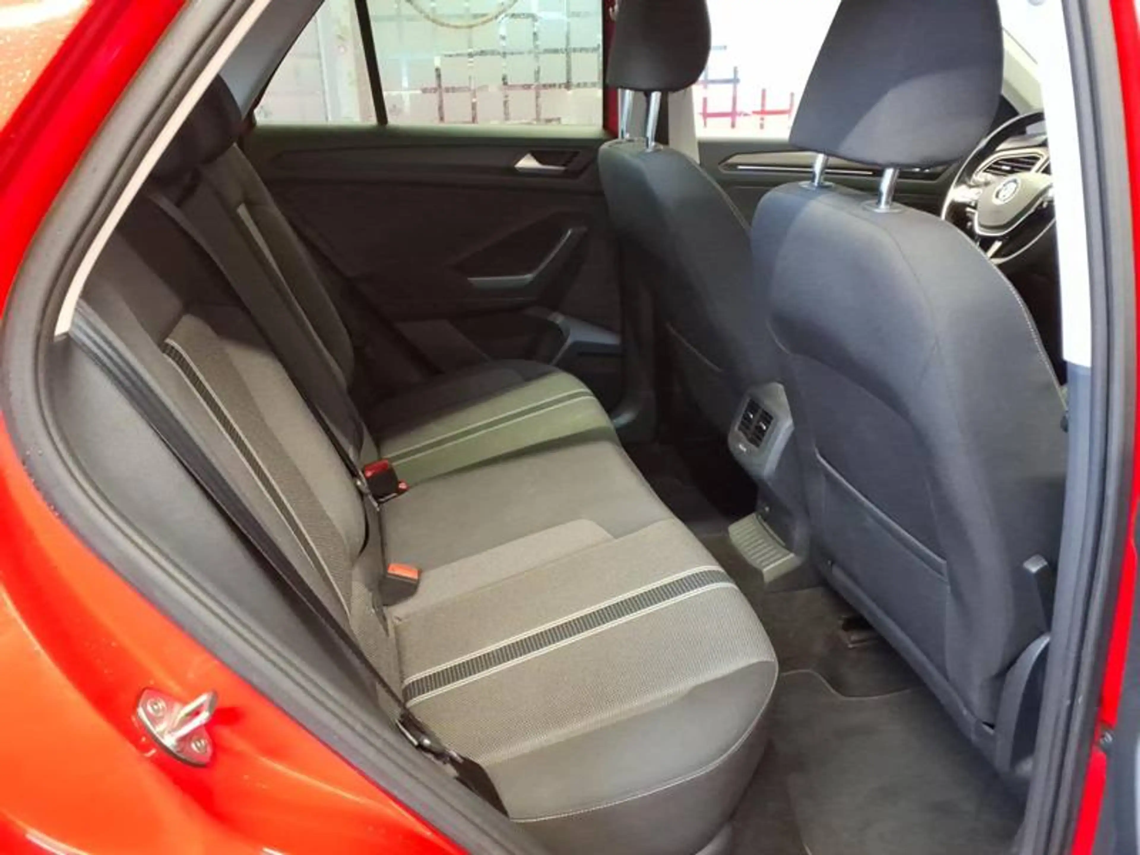 Volkswagen T-Roc 1.0 TSI Style — photo 6