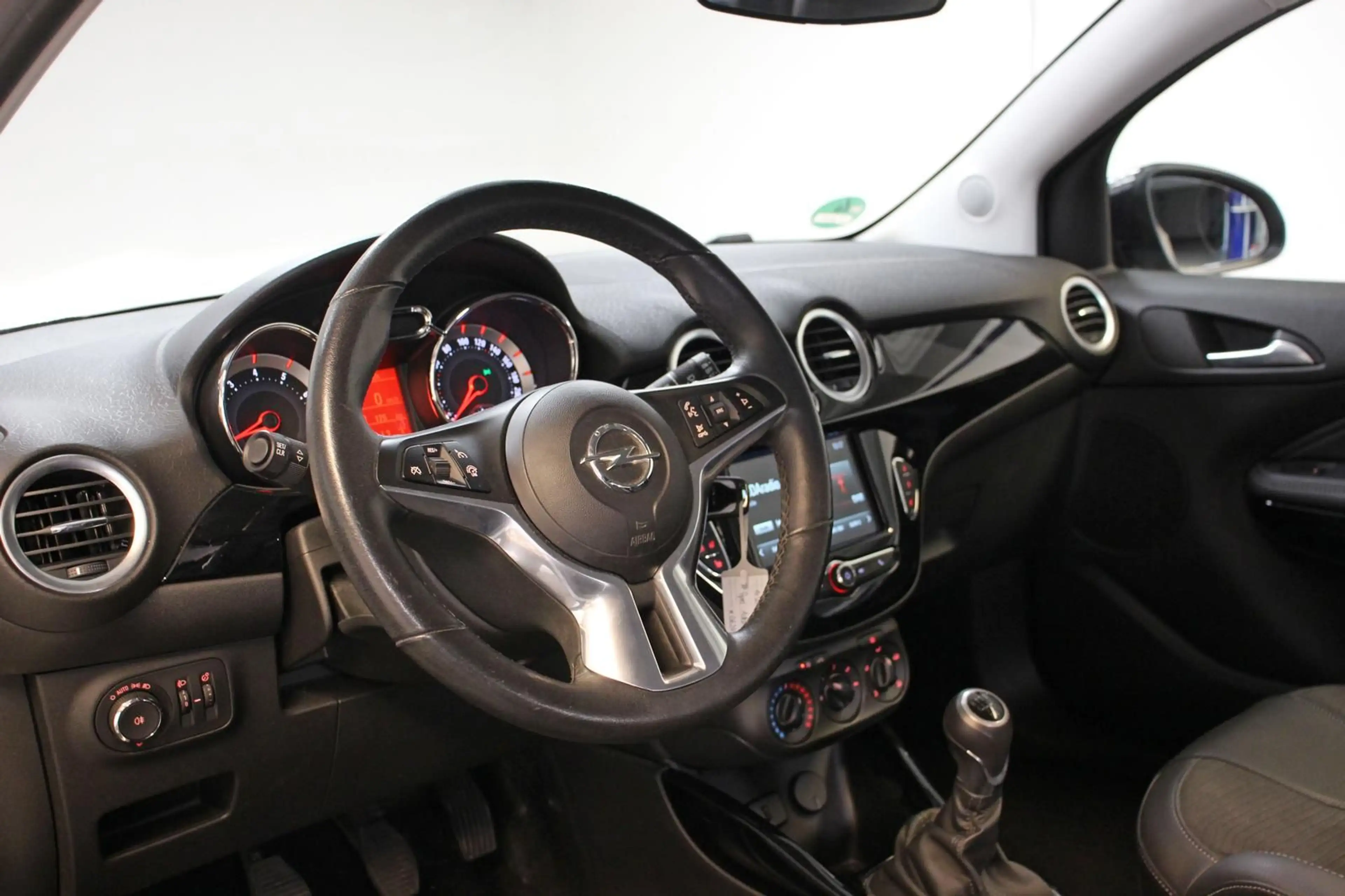 Opel Adam 1.4 "120 Jahre" SPORTSITZE ALU SHZ TEMP DAB — photo 8