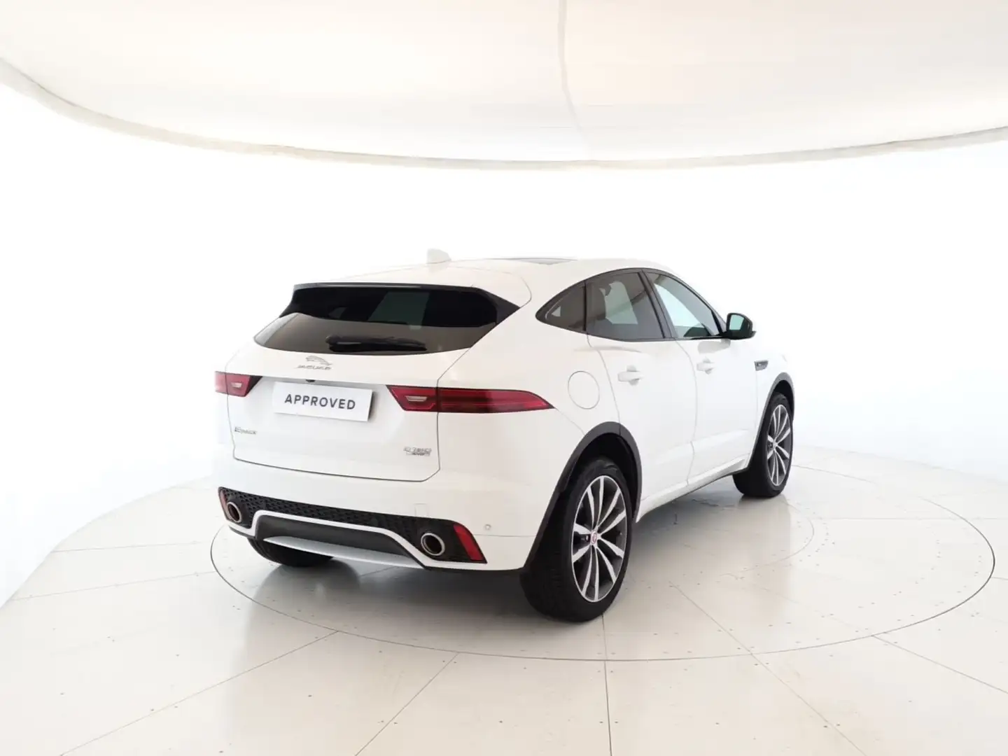 Jaguar E-Pace 2.0D 180 CV AWD aut. R-Dynamic Fehér - 2