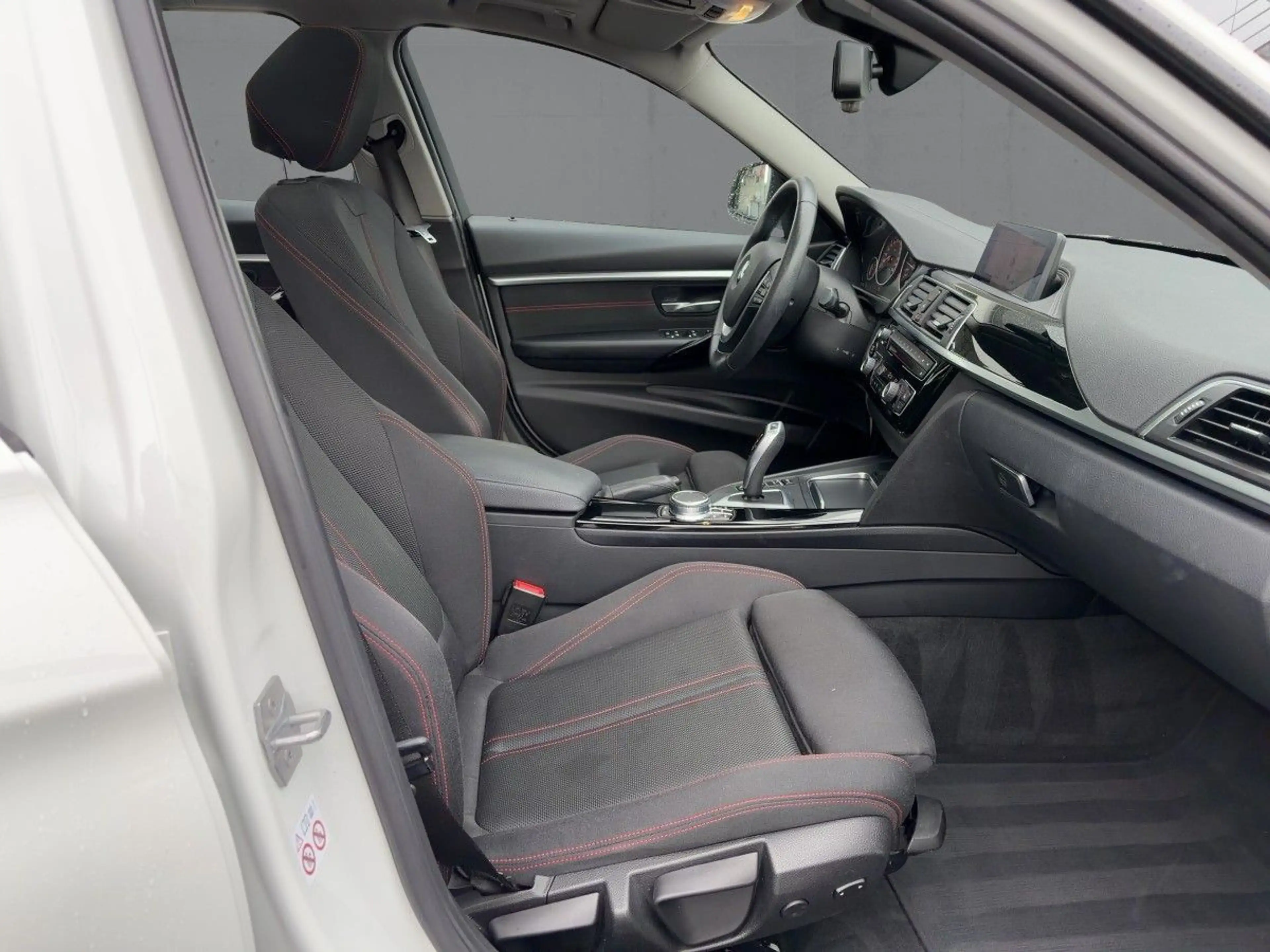 BMW 340 i xDrive SPORT LED+NAV+RFK+SHZ+GRA+PANO+LM18" — photo 12