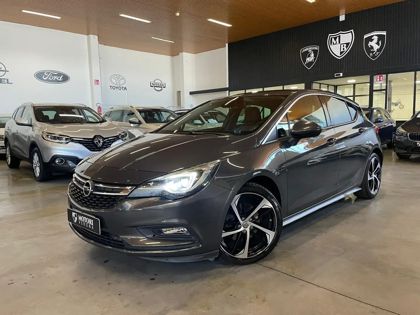 Opel Astra V 2016 5p 1.6 cdti Innovation s Neopatentati Gris - 1