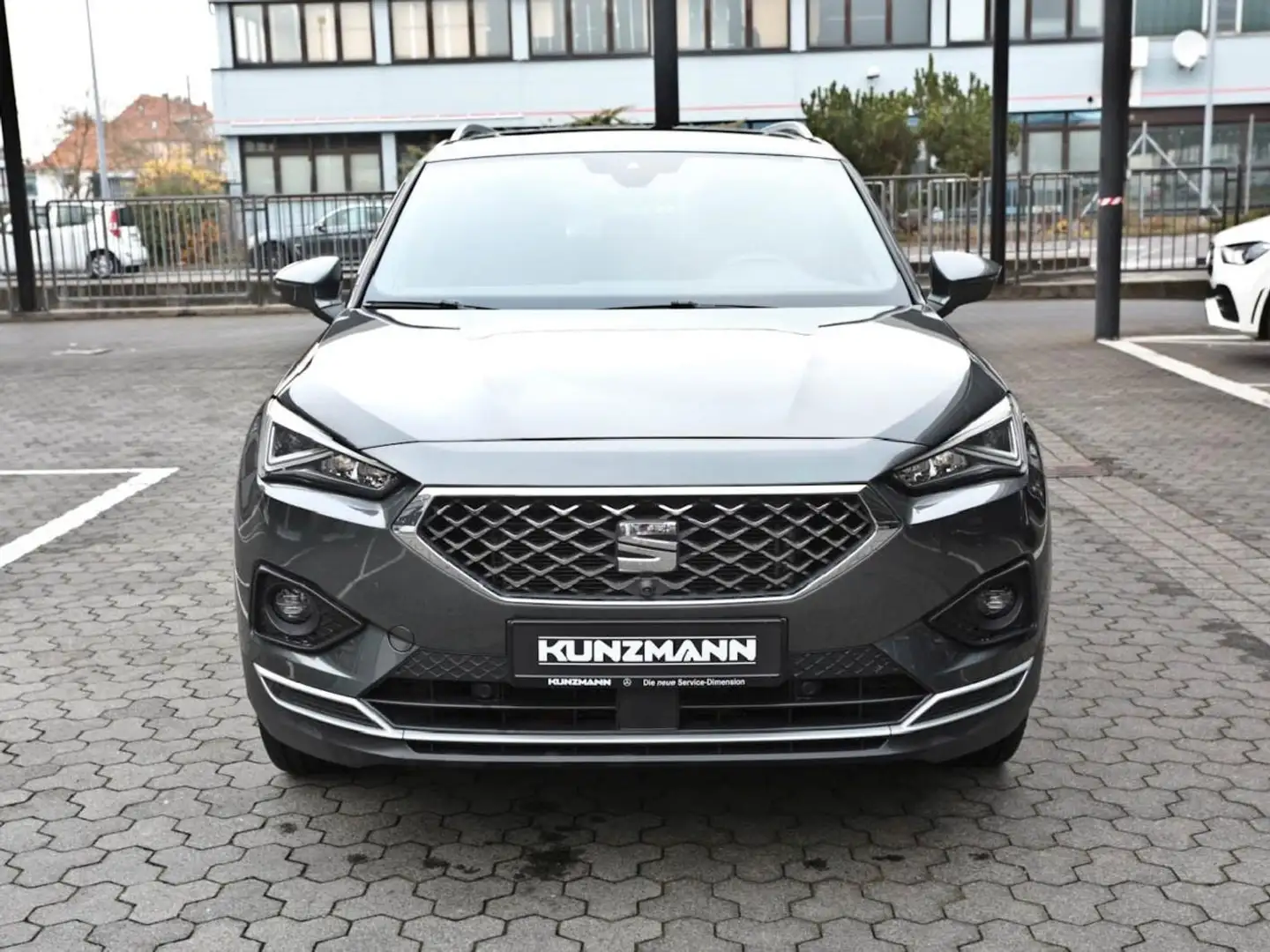 SEAT Tarraco 2.0 TSI Xcellence 4Drive OPF AHK Panorama Grau - 2