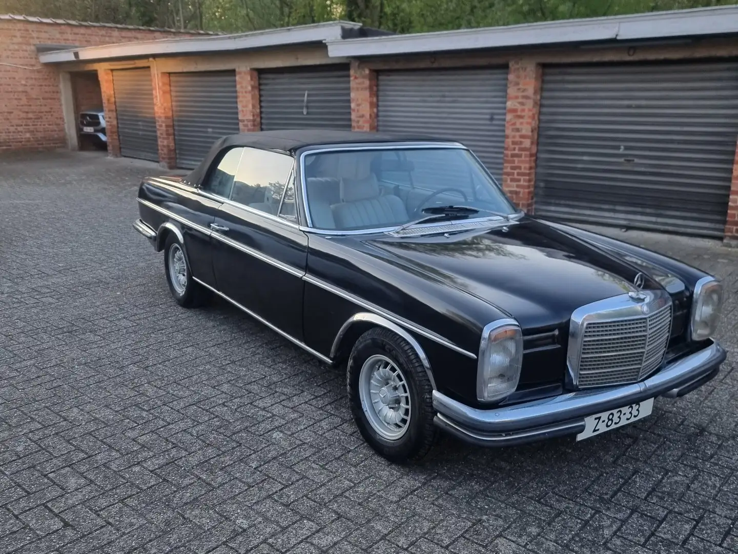 Mercedes-Benz 280 - 1