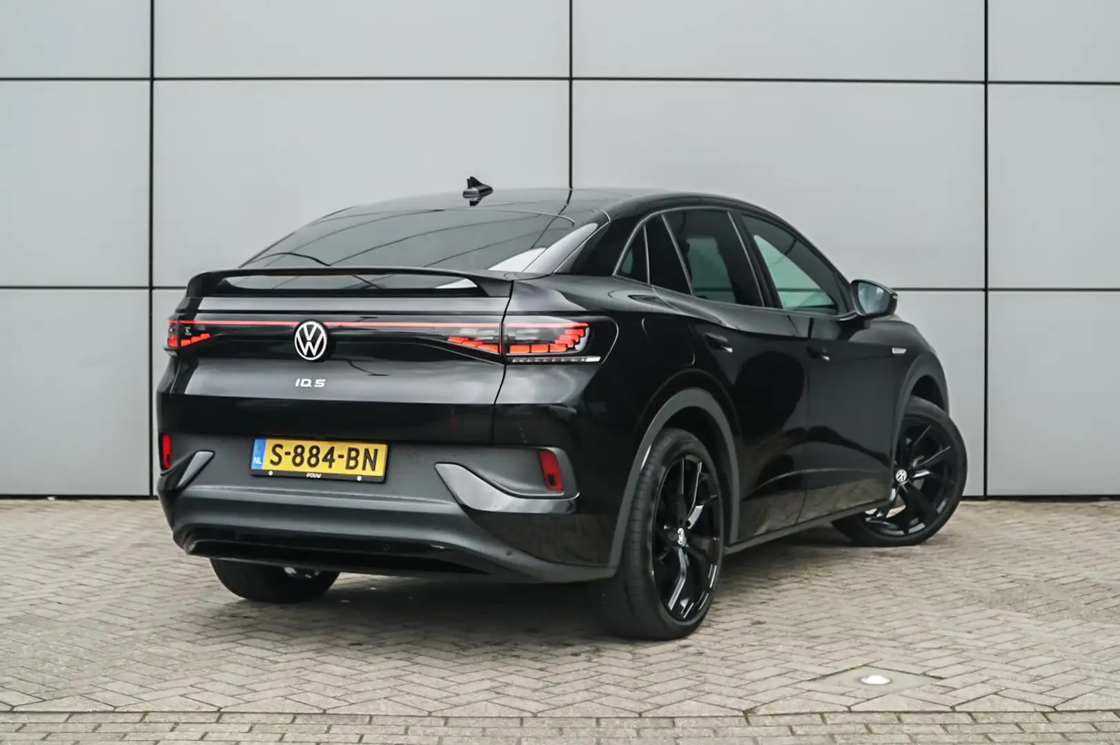 Volkswagen ID.5 Pro 204pk 77 kWh | Pouw Blackstyle Pakket | Head-u Zwart - 2