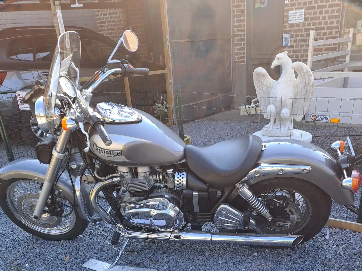 Triumph Bonneville America Gris - 1
