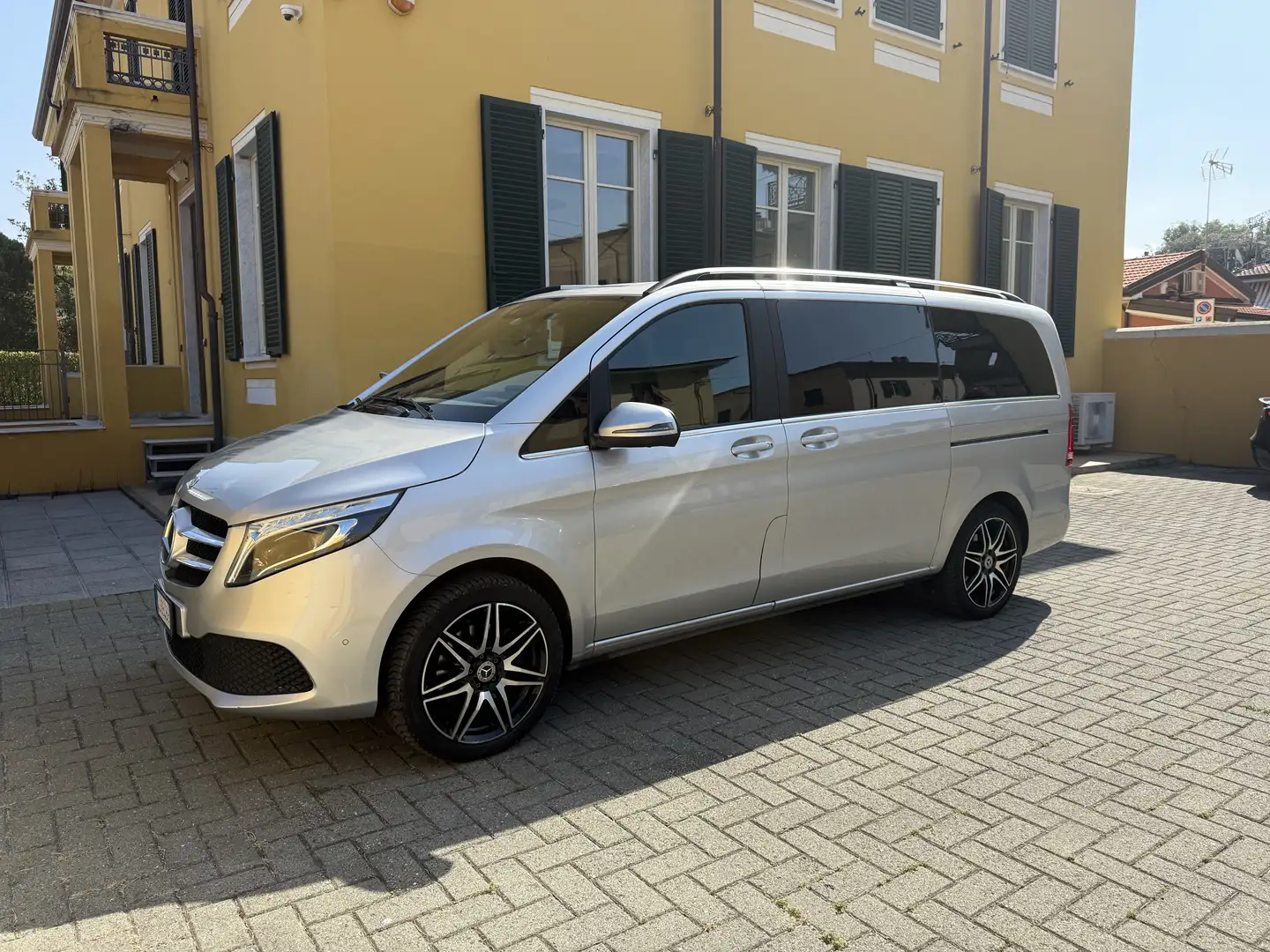 Mercedes-Benz V 300 Classe V - W447 2019 Long 300 d Sport 4matic auto Argento - 1