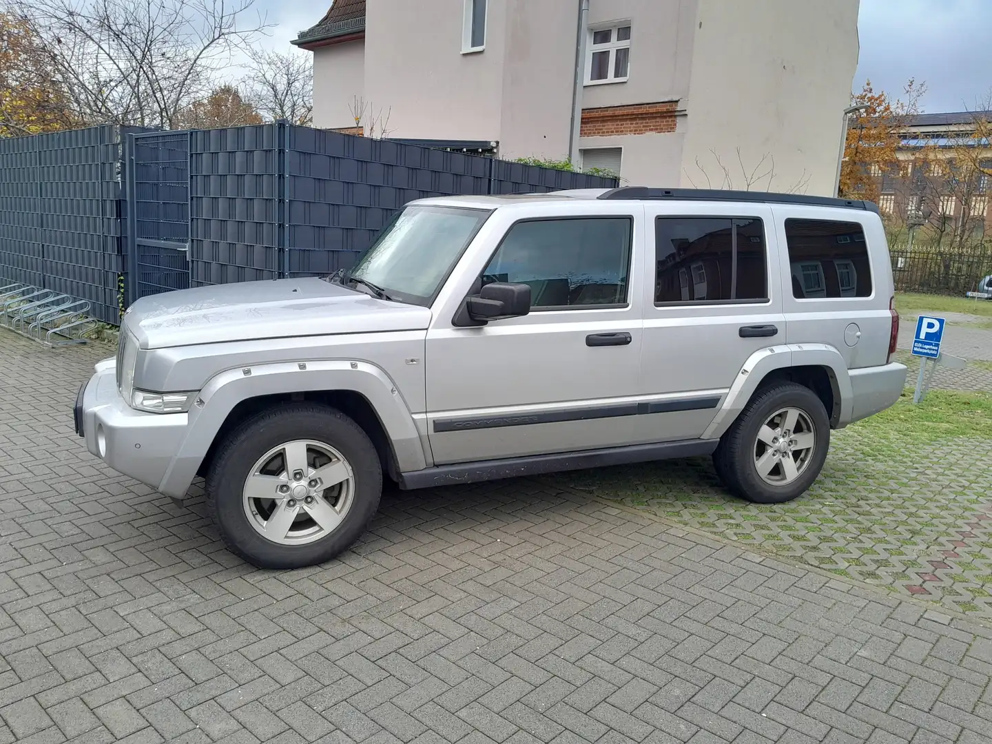 Jeep Commander Commander+3.0+CRD+DPF+Automatik+Sport Stříbrná - 1