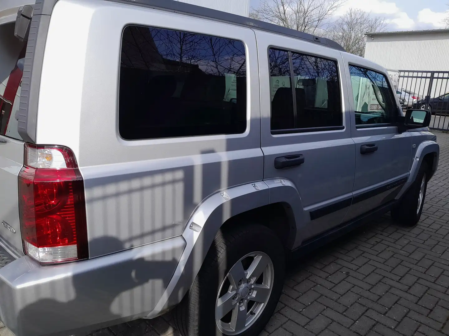 Jeep Commander Commander+3.0+CRD+DPF+Automatik+Sport Stříbrná - 2