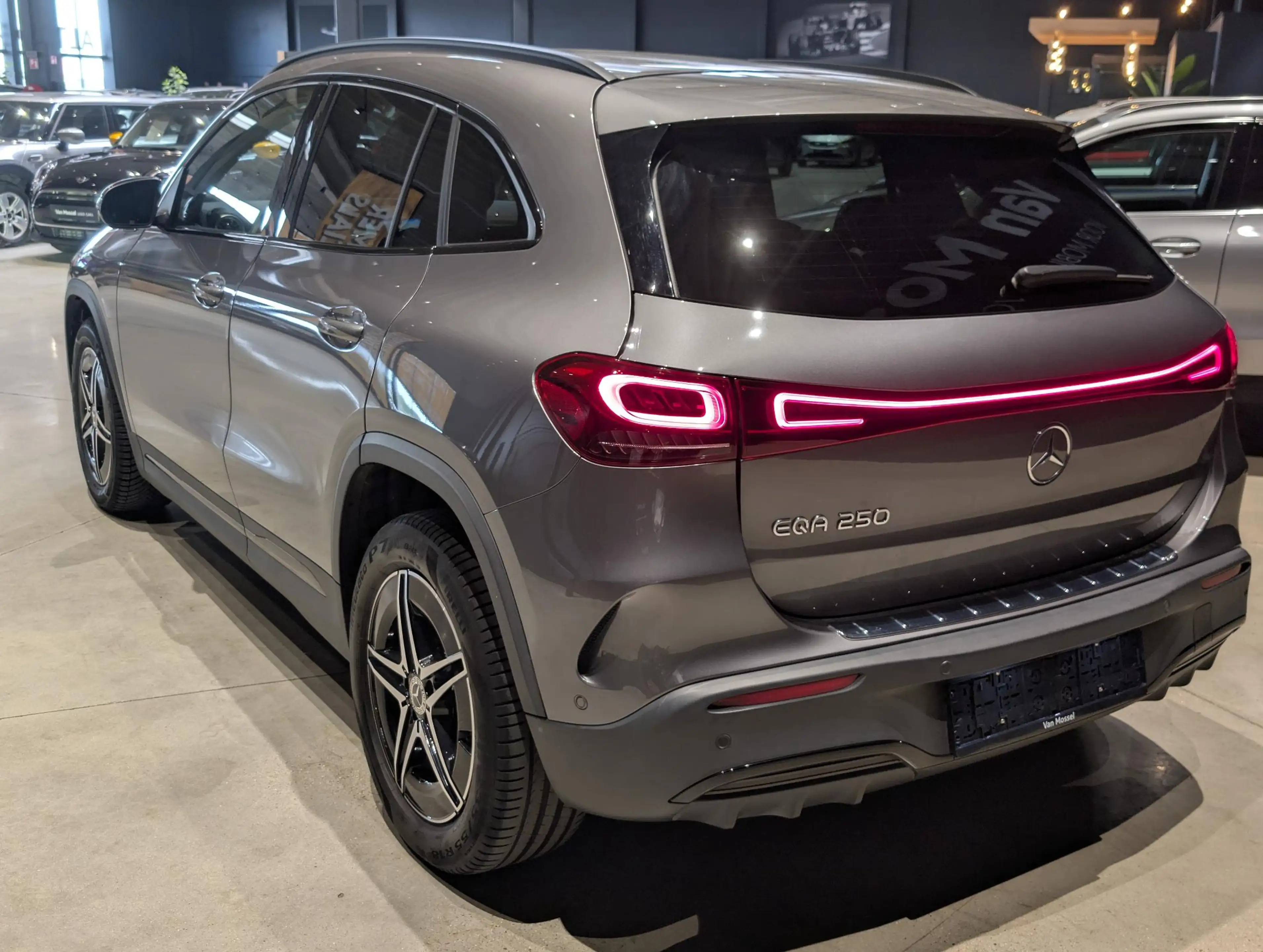 Mercedes-Benz EQA 250 EQA AMG Line — photo 8