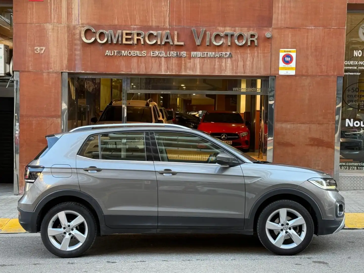 Volkswagen T-Cross 1.0 TSI Sport 85kW Grau - 2