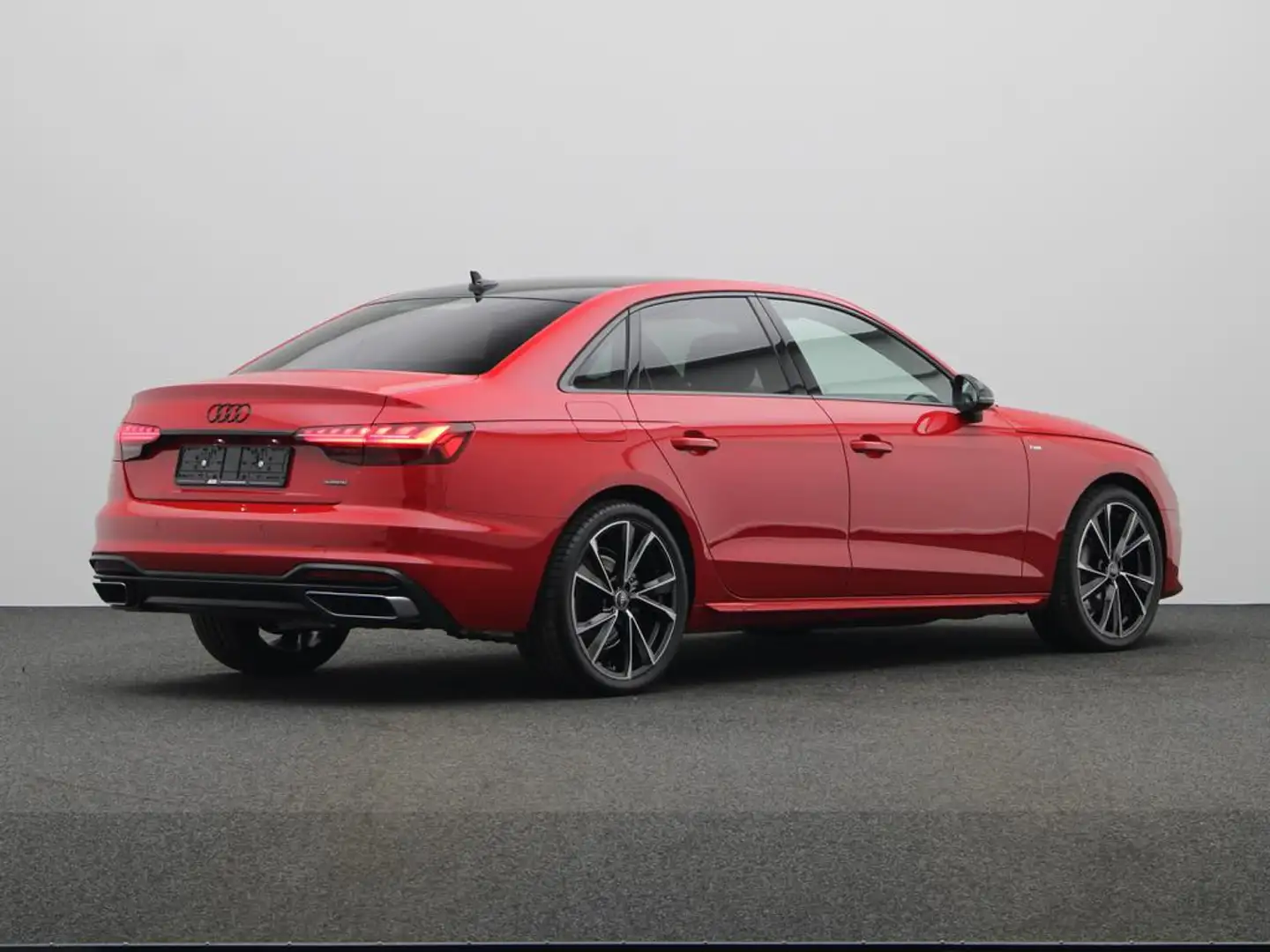 Audi A4 S-LINE 40 TFSI QUATTRO 204 PK S-TRONIC Rood - 2