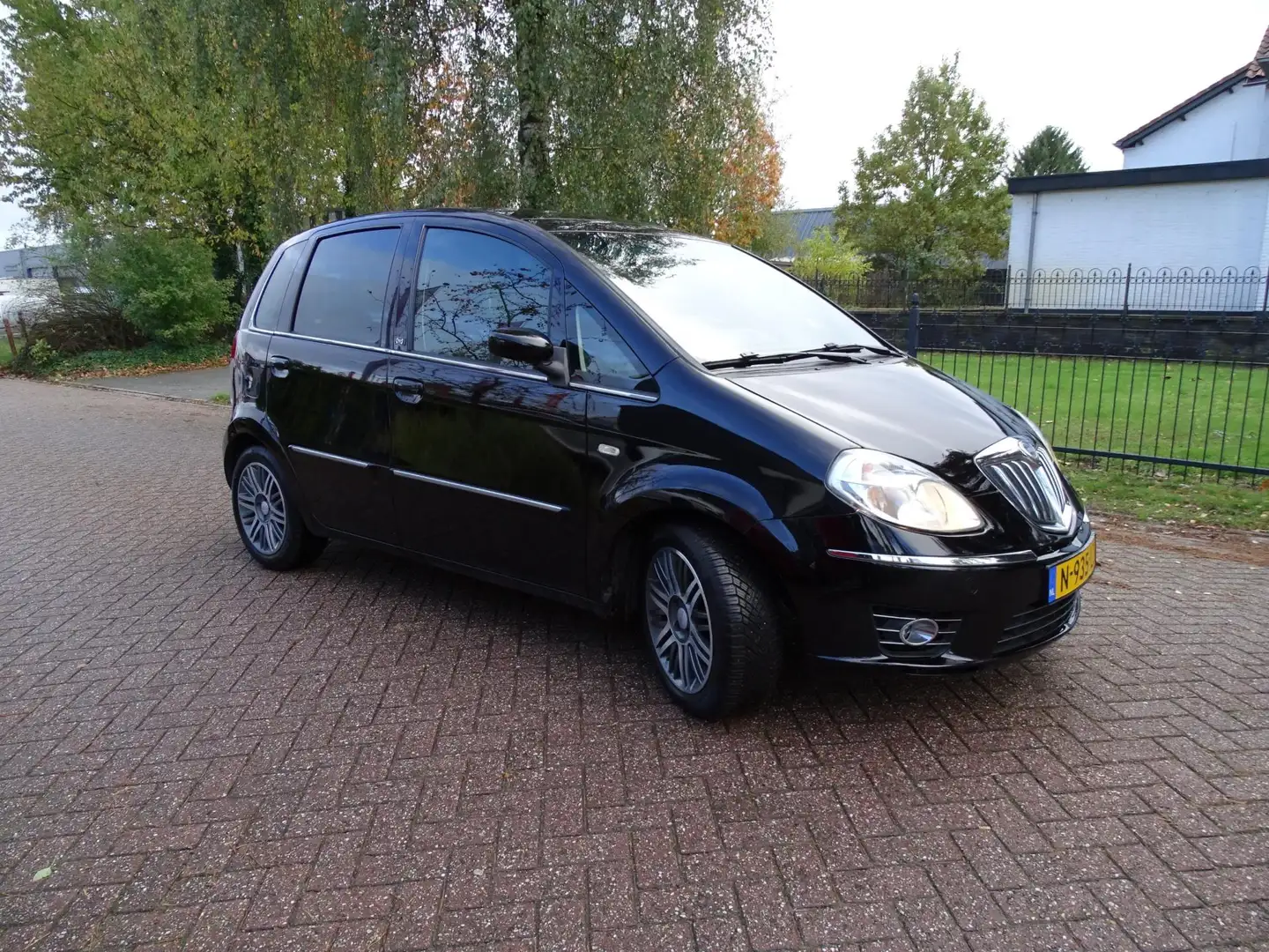 Lancia MUSA 1.4-16V Platino Plus Noir - 2