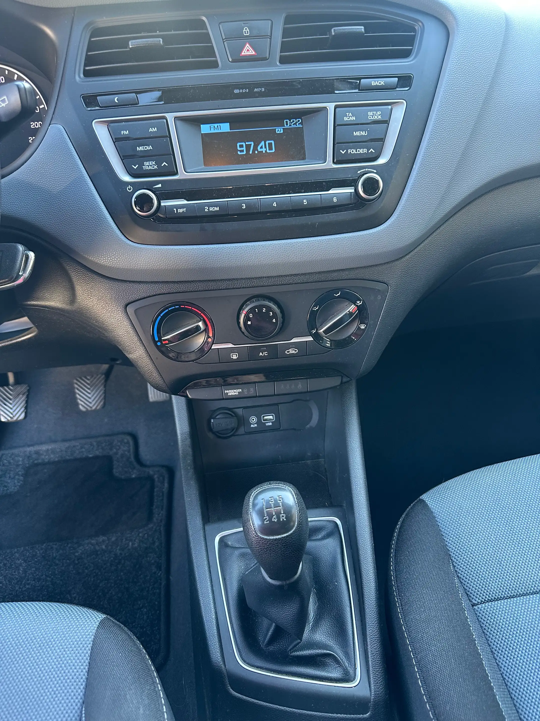 Hyundai i20 i20 blue 1.2 Trend — photo 10