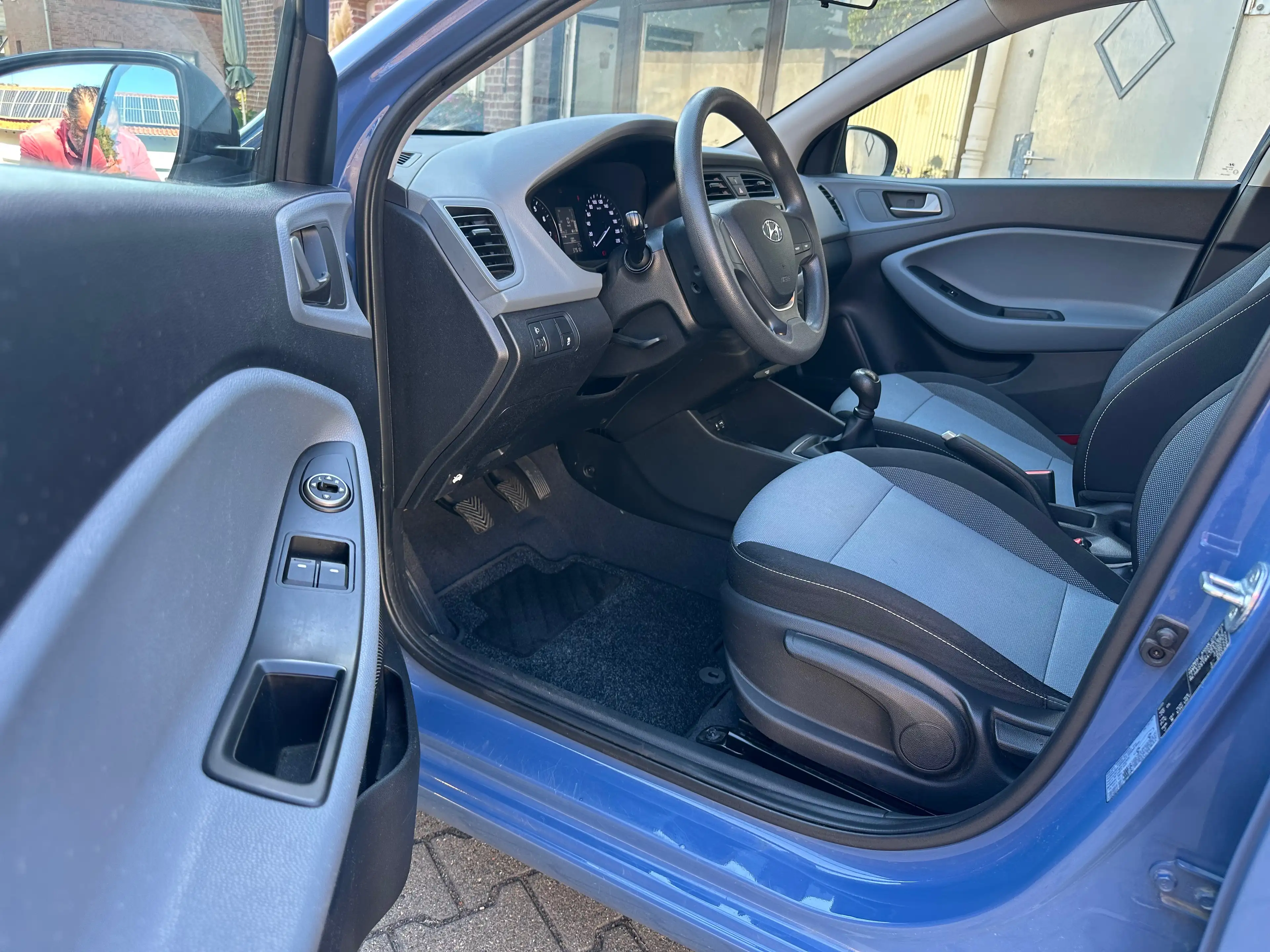 Hyundai i20 i20 blue 1.2 Trend — photo 11