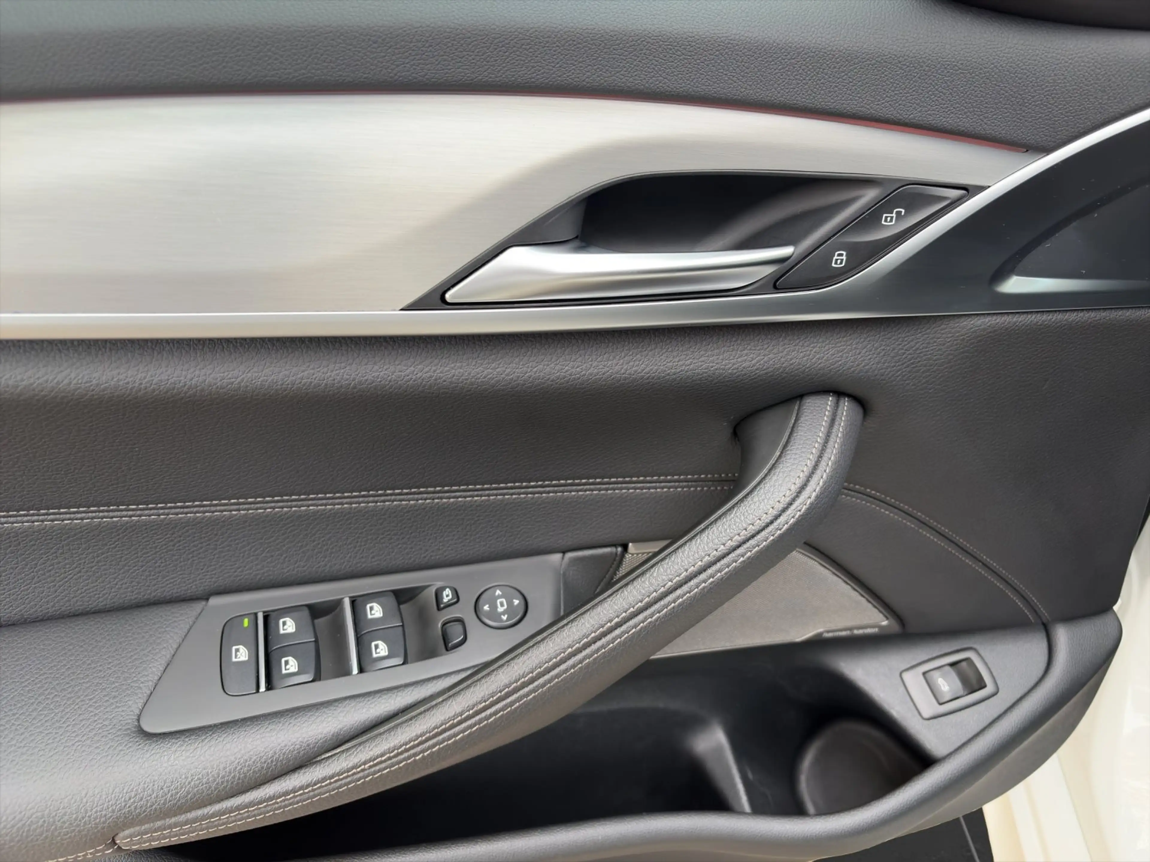 BMW 520 d xDrive Touring M Sport Leder AHK Standhz. HUD Dr — photo 10