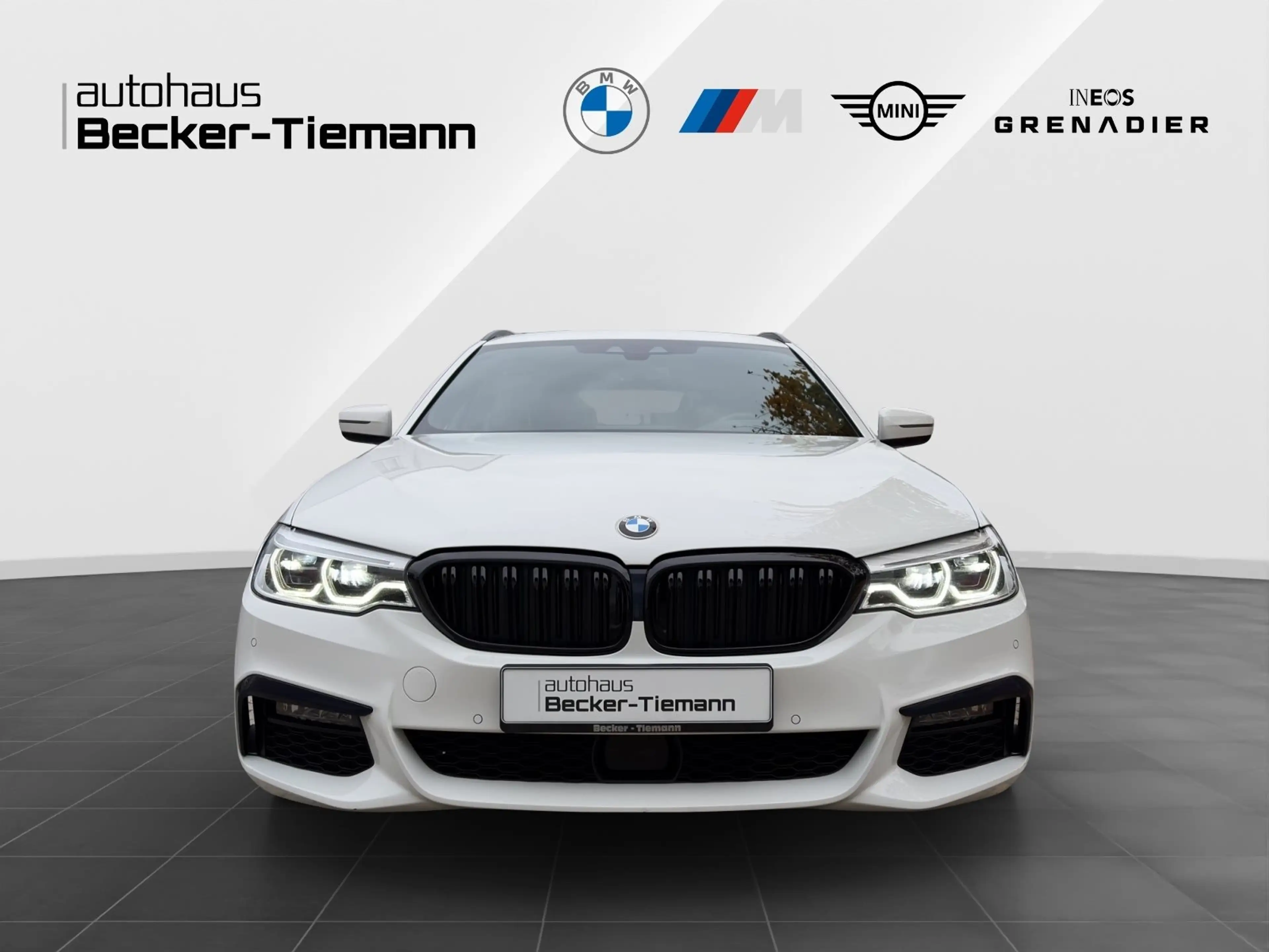 BMW 520 d xDrive Touring M Sport Leder AHK Standhz. HUD Dr — photo 2