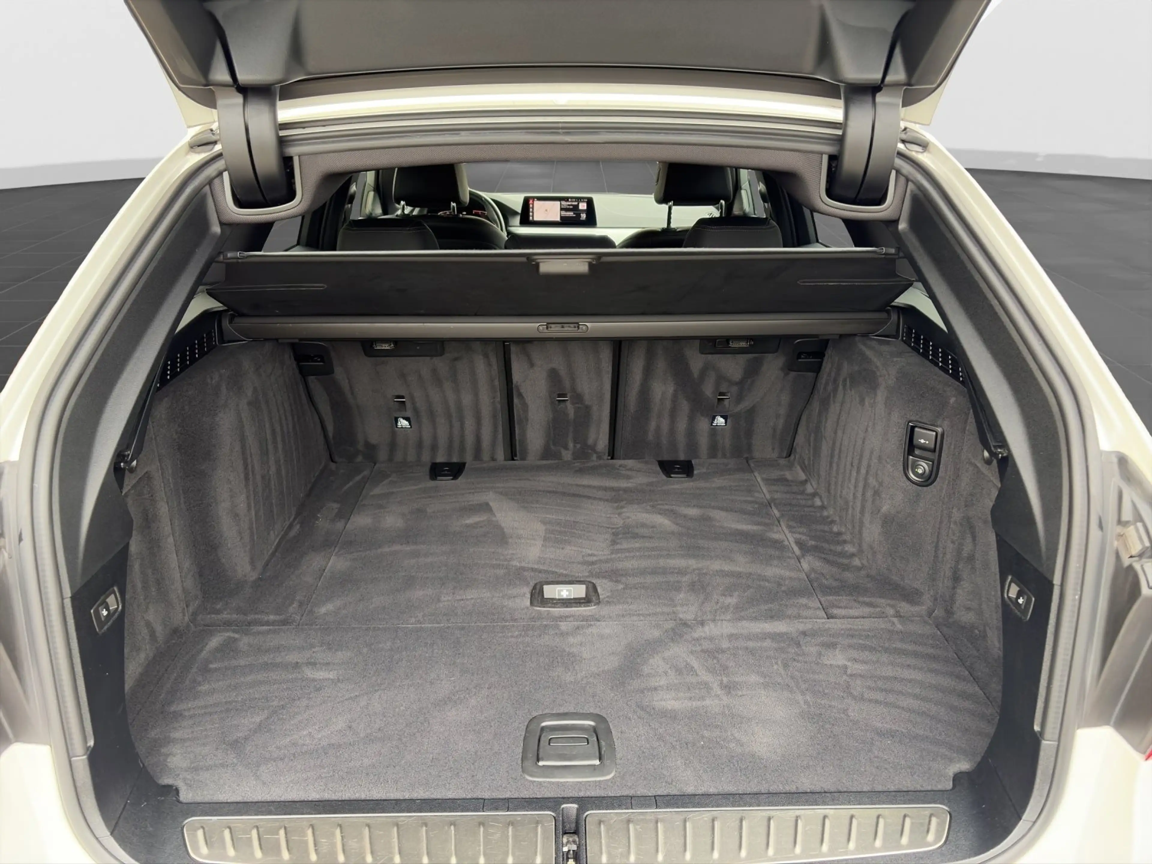 BMW 520 d xDrive Touring M Sport Leder AHK Standhz. HUD Dr — photo 14