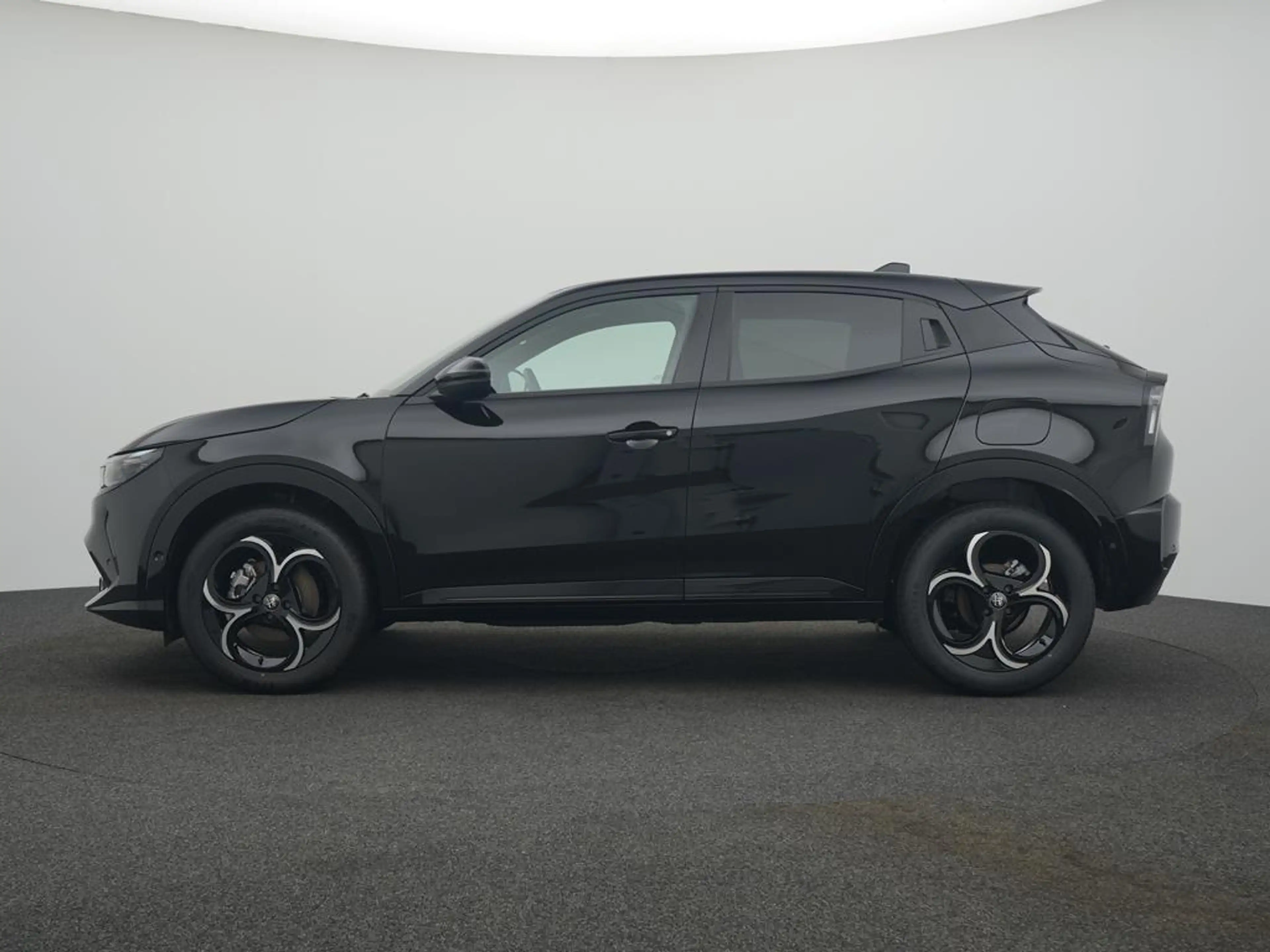 Alfa Romeo Junior Ibrida 1.2 Ti + Technologie-Paket und 18" Felge — photo 5