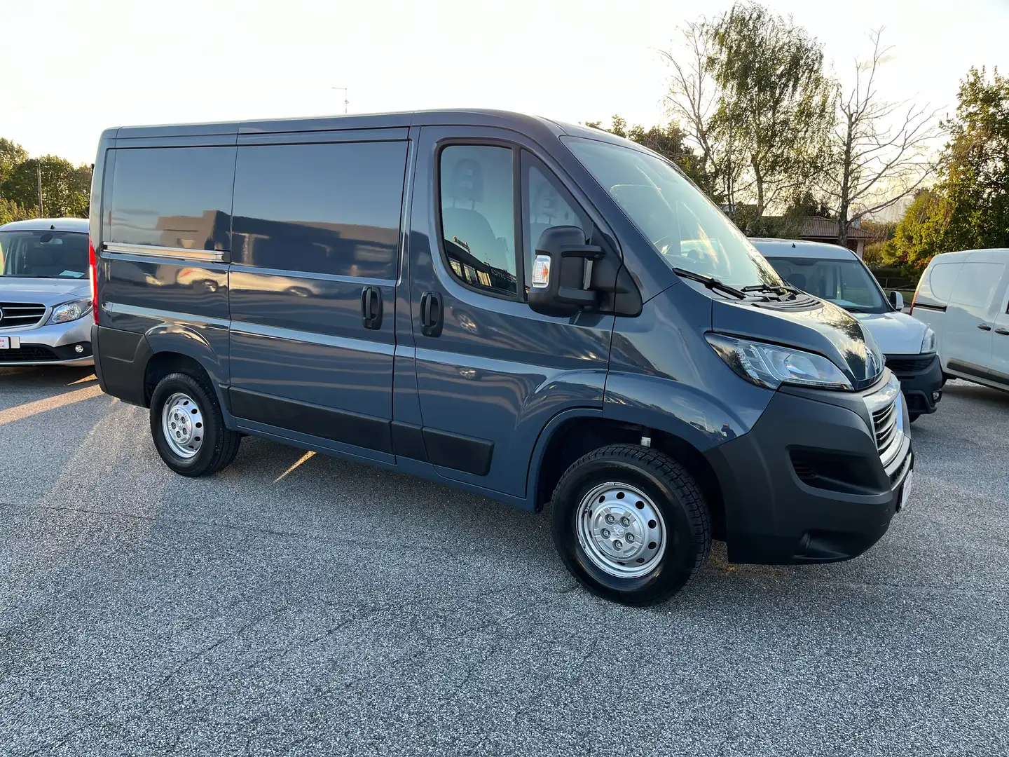 Peugeot Boxer 330 L1H1 Grigio - 2