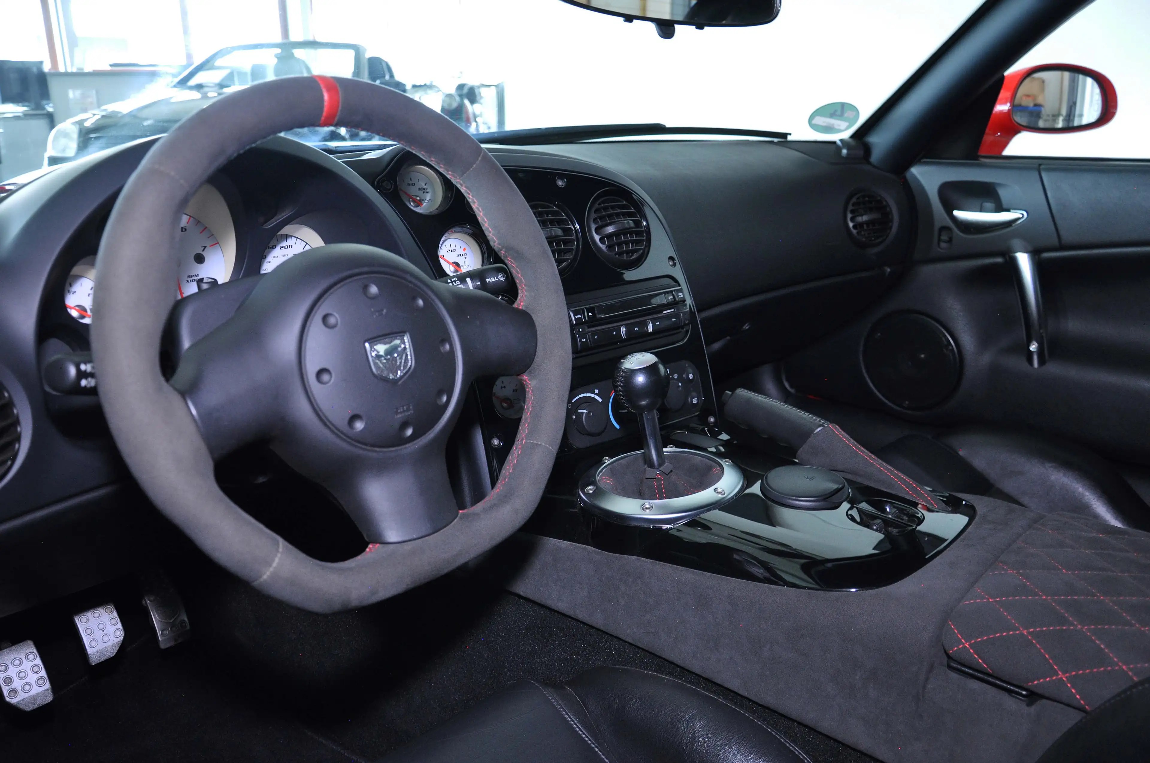 Dodge Viper SRT-10 ! Deutsche Erstzulassung ! Erst 046.565 km ! — photo 10