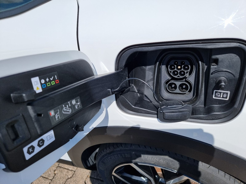 Citroen C4 e-C4 Feel Elektro - 1.HAND - KLIMA-DAB-PDC-TEMP — photo 13