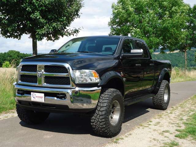 Dodge RAM 2500 CREW CAB  6.7 CUMMINS Diesel 4x4  17Tkm