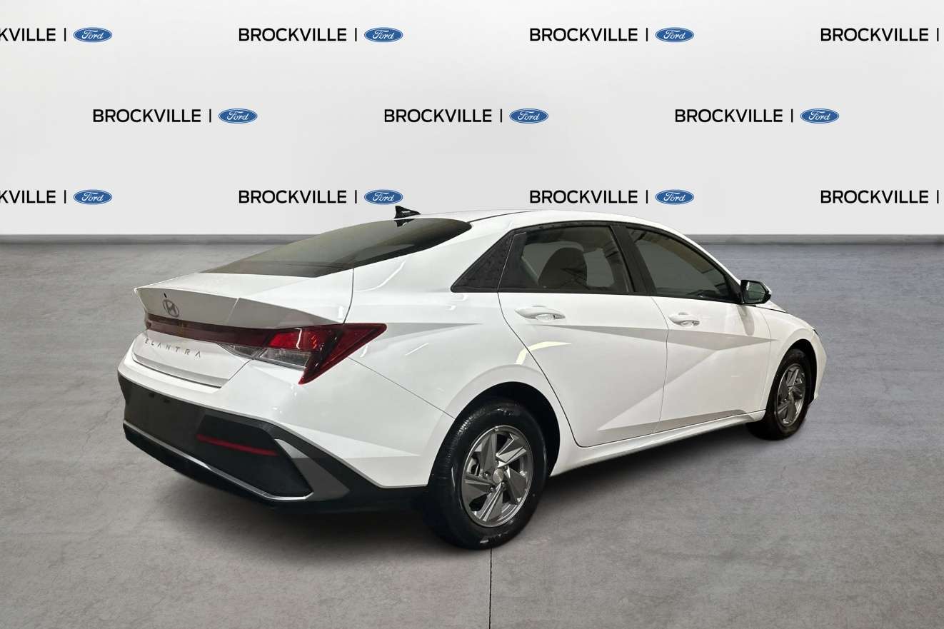 2026 Hyundai Elantra Essential  | Ultra Low KM CarPlay Hyundai Safety — photo 5