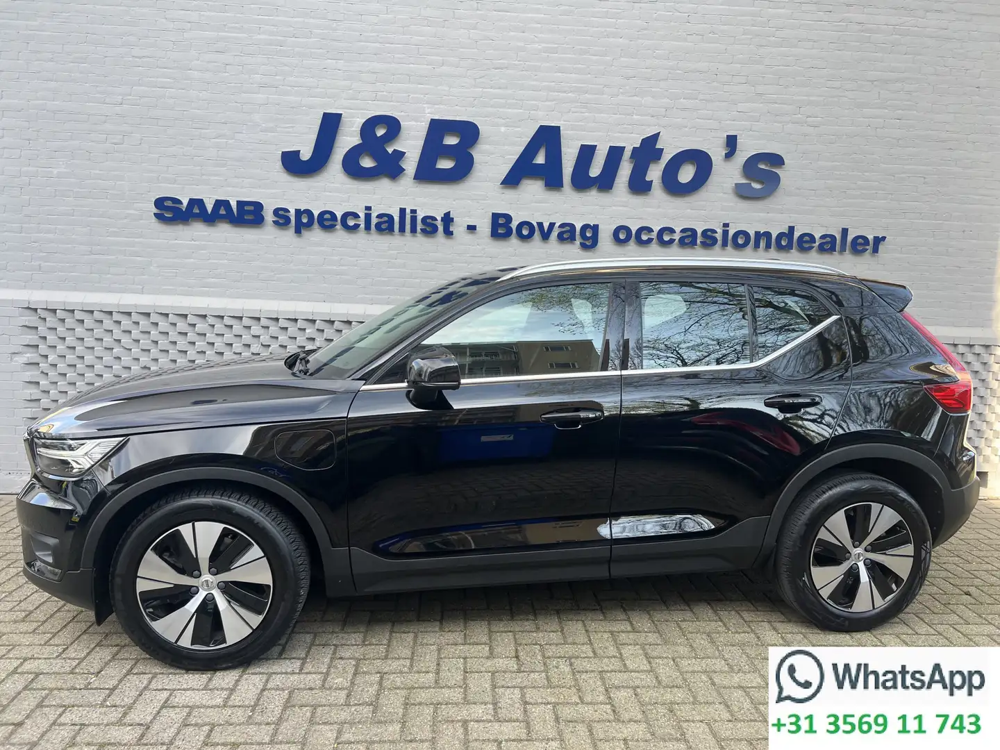 Volvo XC40 1.5 T4 Recharge Momentum Pro Parkeersensoren Onder Zwart - 1