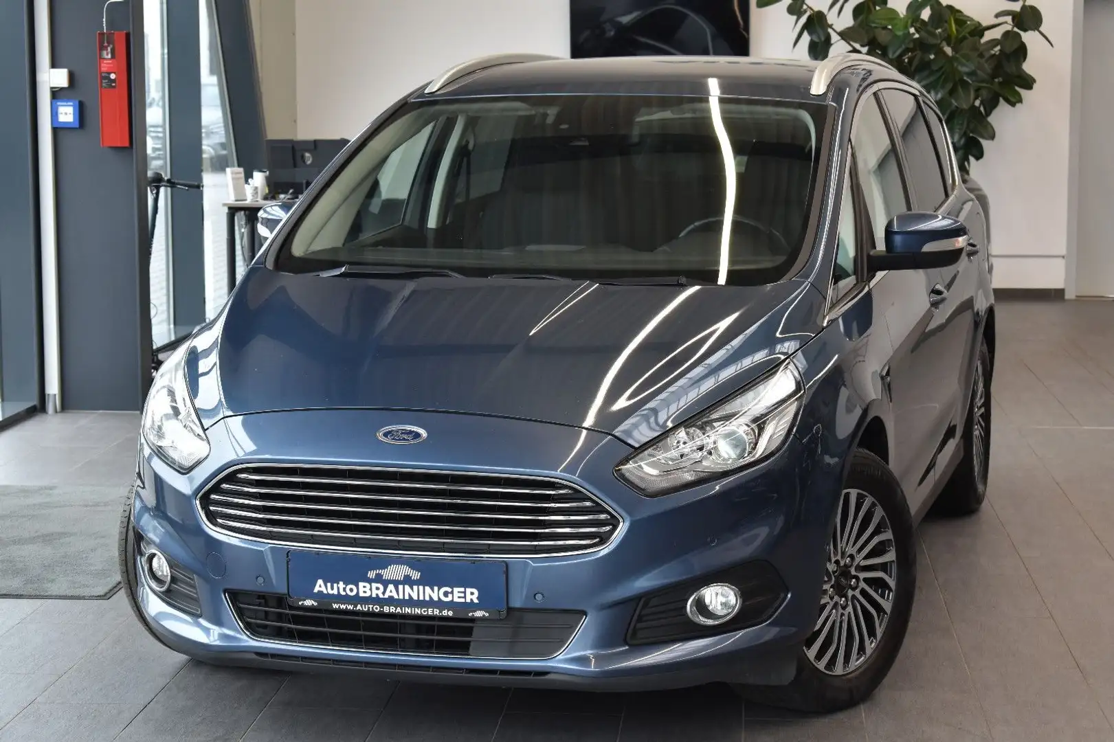 Ford S-Max 2.0TDCi Titanium Aut 7-Sitzer~Navi~AHK~DAB Blau - 1