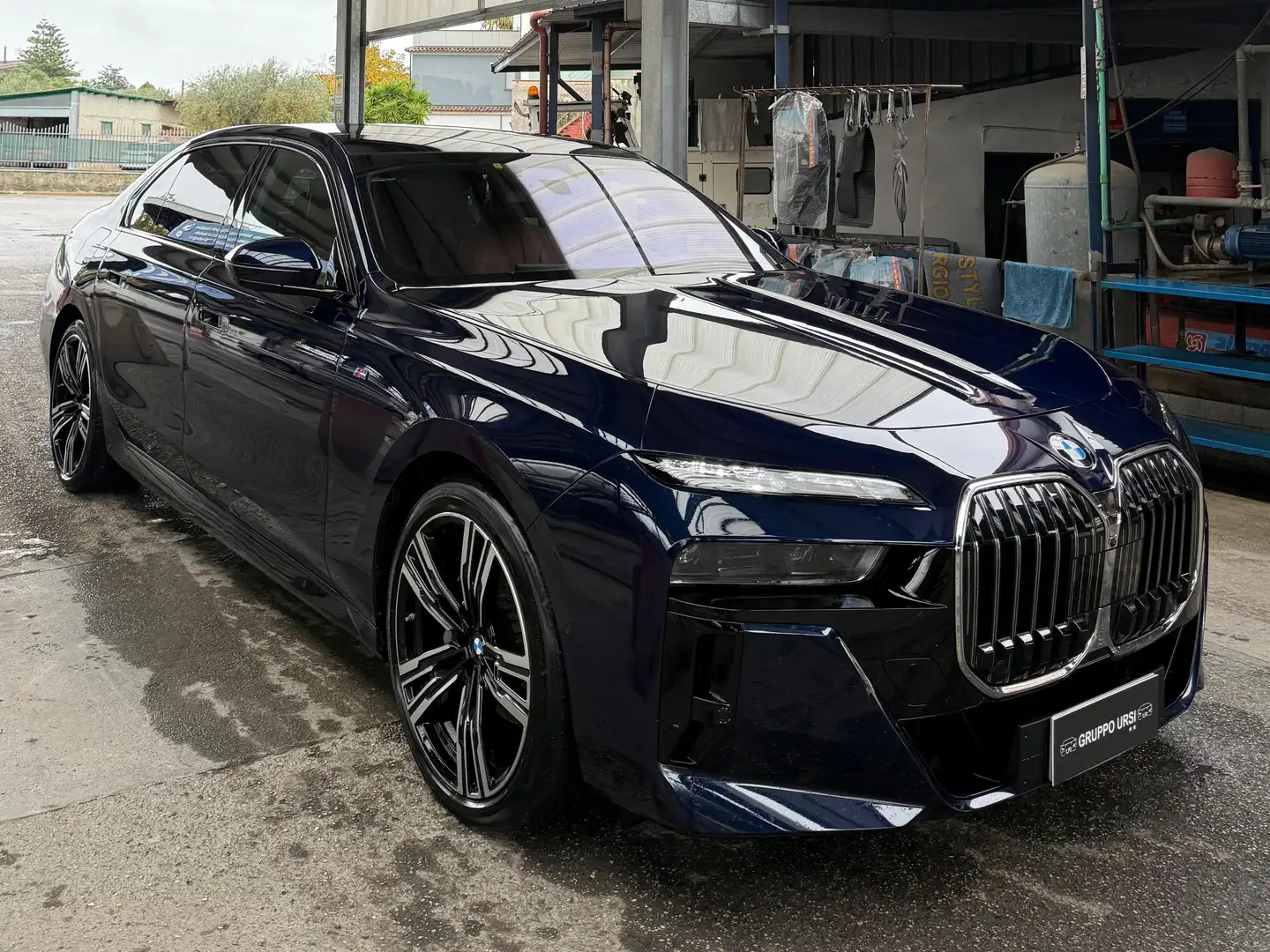 BMW 740 Serie 7 740d mhev xdrive MSport Bleu - 1