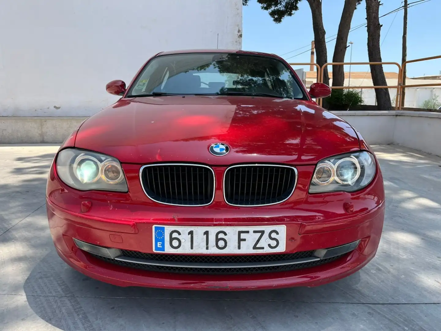 BMW 118 118dA Rouge - 1