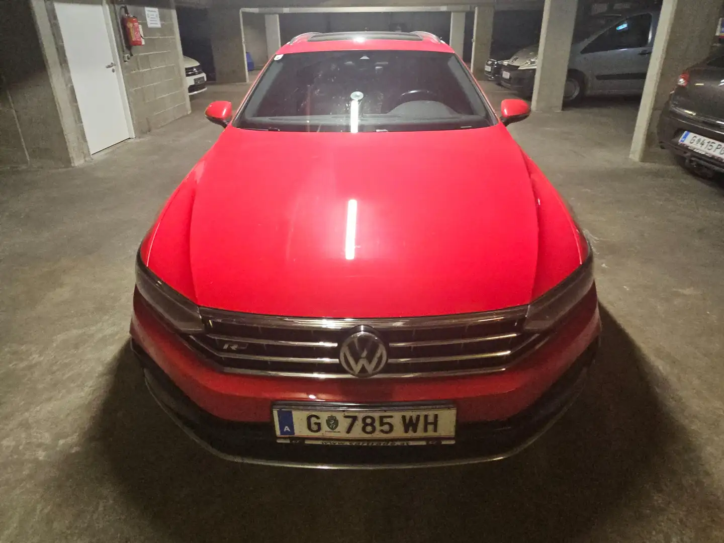 Volkswagen Passat Alltrack R-Line Ausstattung, Matrix LED, Panoramadach, Virtuelles Cockpit Rot - 1