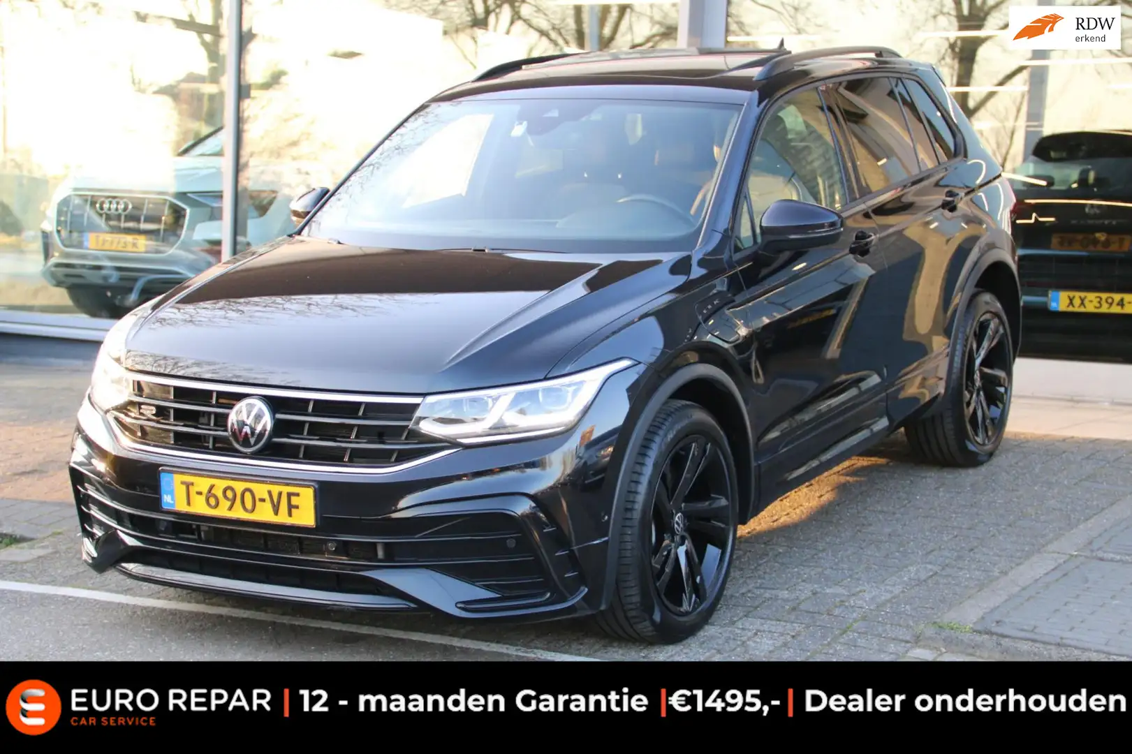Volkswagen Tiguan 1.4 TSI eHybrid R-LINE PANO-DAK AUTOMAAT! Zwart - 1