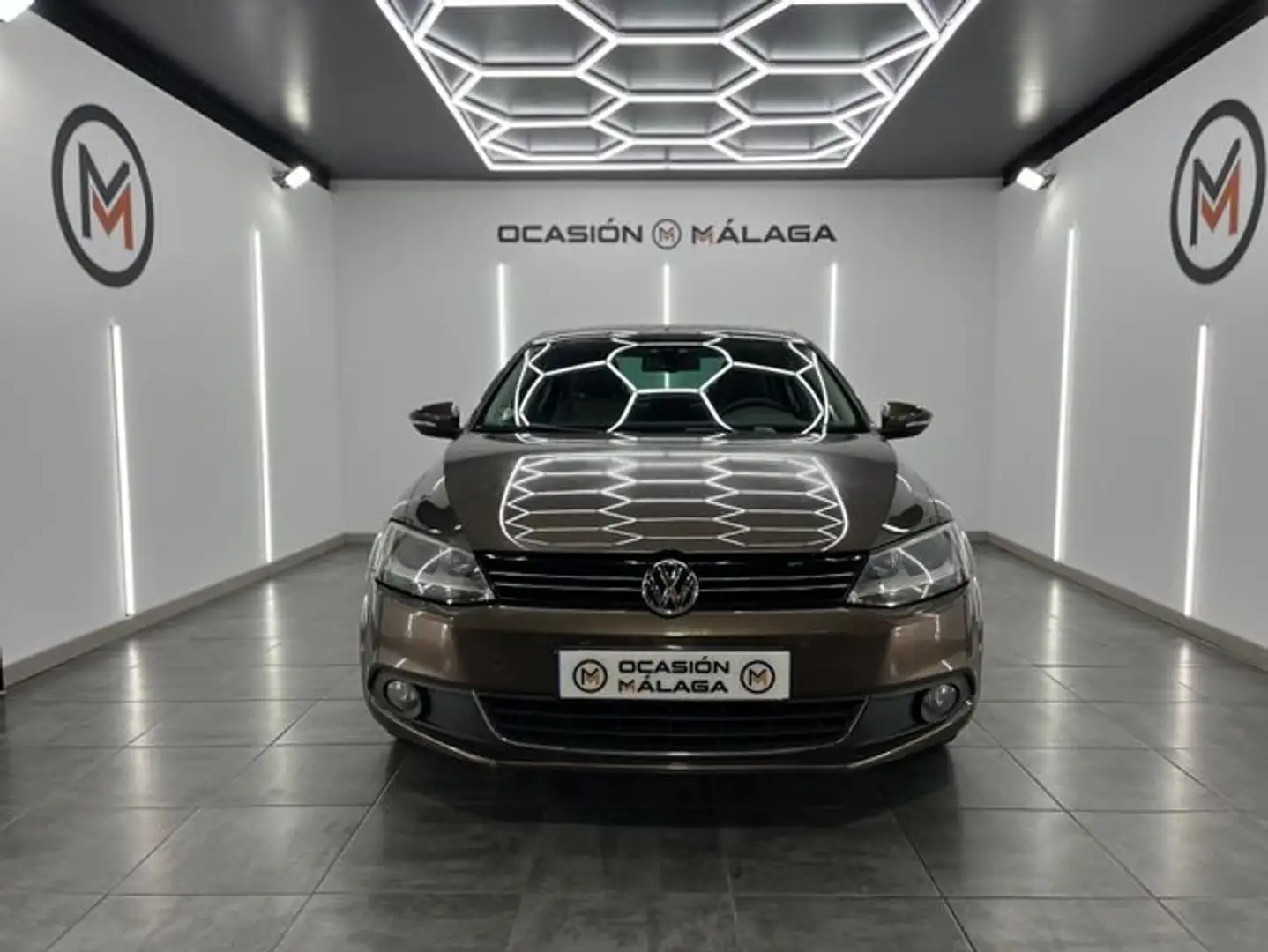 Volkswagen Jetta 2.0TDI Advance Marrón - 2