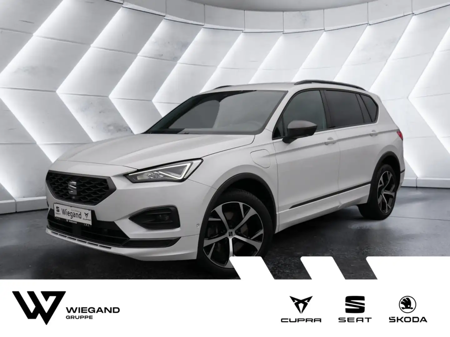 SEAT Tarraco 1.4 TSI FR e-Hybrid NAVI AHK ACC LED Weiß - 1