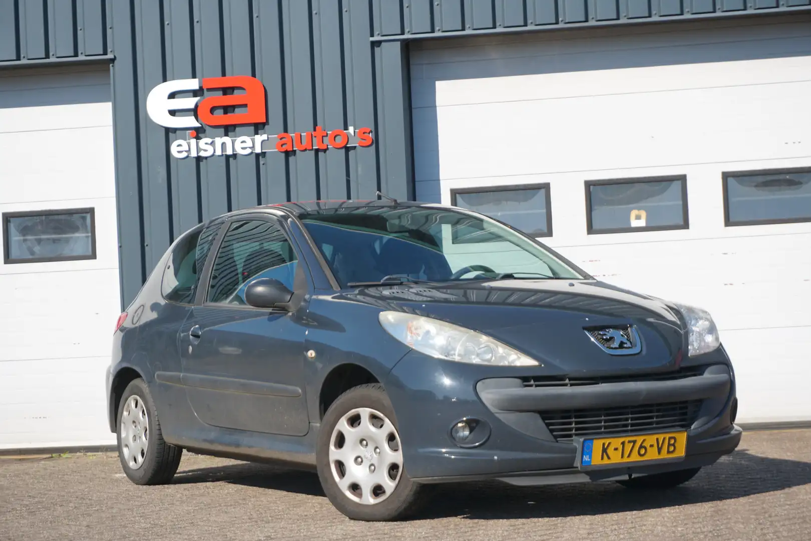 Peugeot 206 + 1.1 XR | APK NIEUW | Grijs - 2